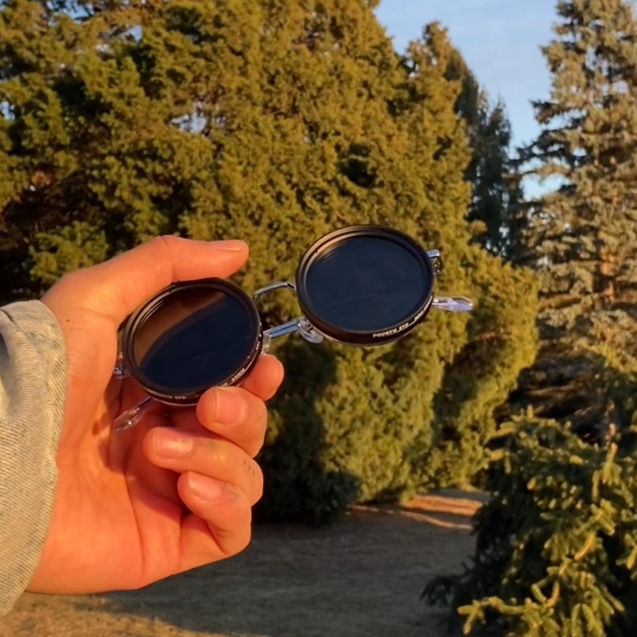Polarized Sunglasses with Manual Tint